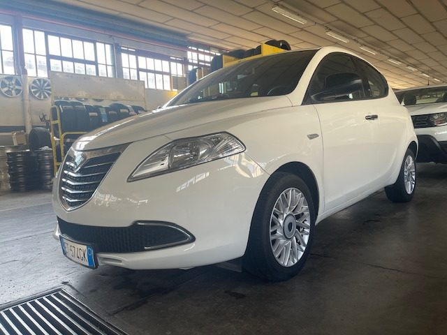 LANCIA Ypsilon usata, con Autoradio