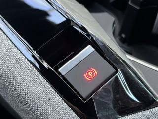 PEUGEOT 3008 usata, con Volante multifunzione