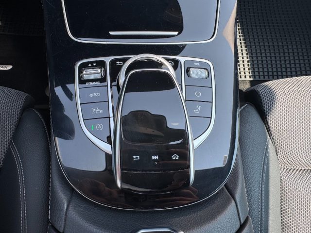 MERCEDES-BENZ E 220 usata, con Interni in pelle