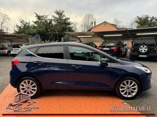 FORD Fiesta usata, con Autoradio