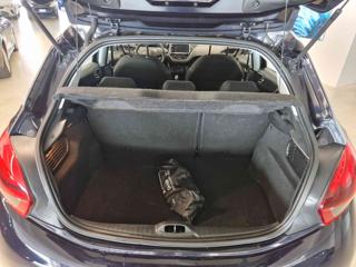 PEUGEOT 208 usata, con Volante in pelle