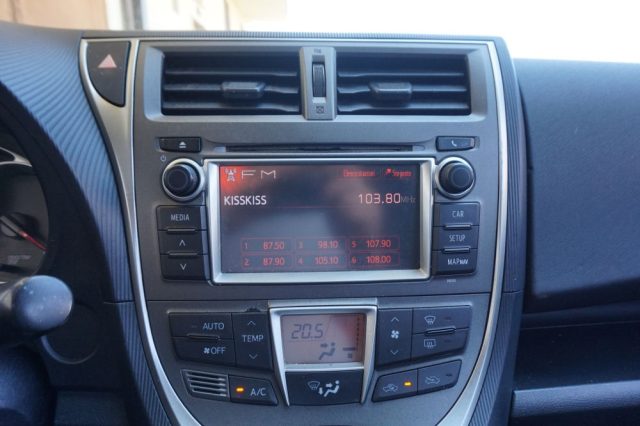 TOYOTA Verso-S usata, con Volante multifunzione