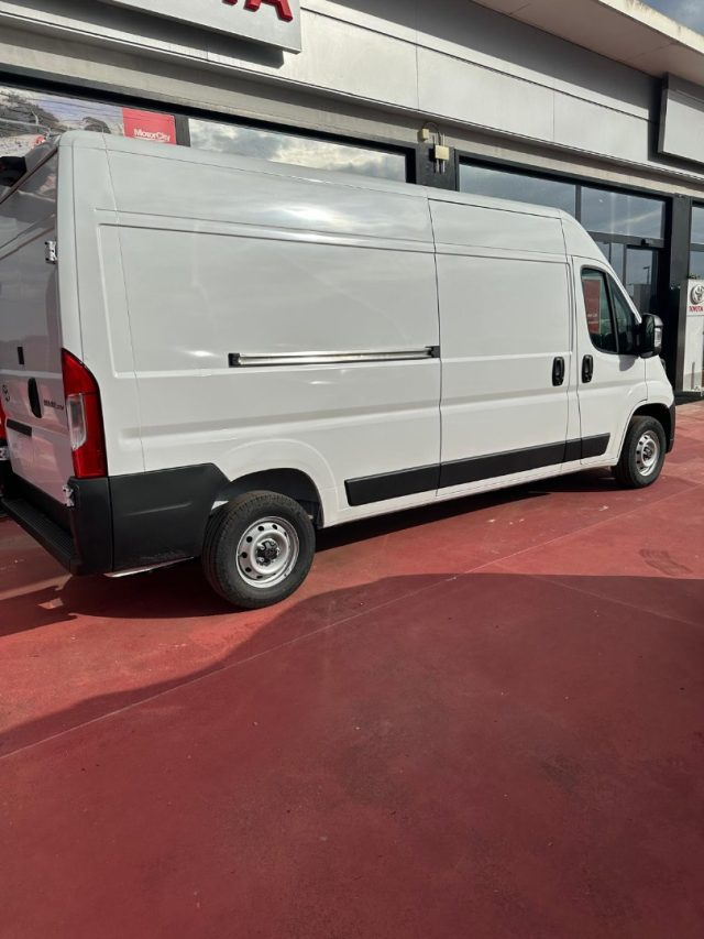 TOYOTA Proace Max usata, con Autoradio