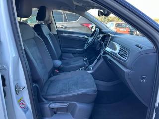 VOLKSWAGEN T-Roc usata, con USB