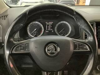 SKODA Karoq usata, con Sedile posteriore sdoppiato