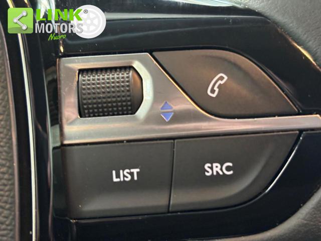 PEUGEOT 208 usata, con Sedile posteriore sdoppiato