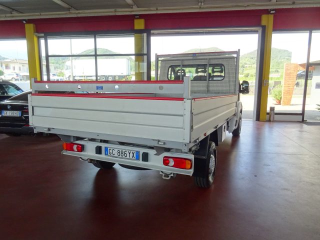 PEUGEOT Boxer usata, con Autoradio