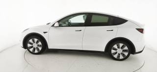 TESLA Model Y usata, con USB