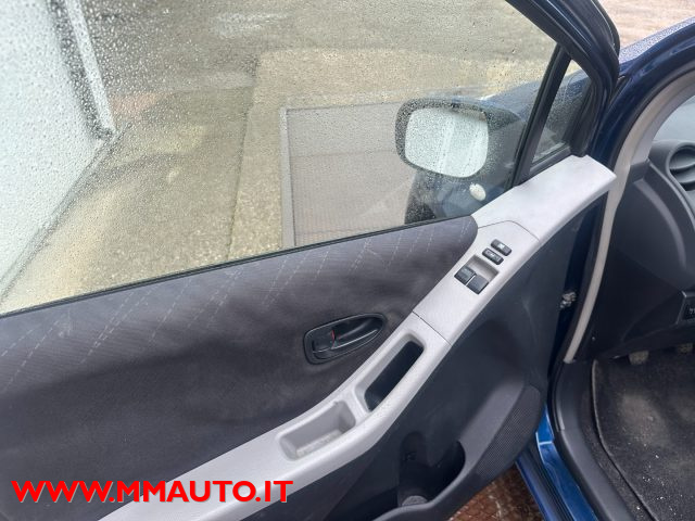 TOYOTA Yaris usata, con Lettore CD