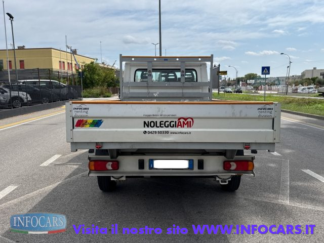 PEUGEOT Boxer usata, con MP3