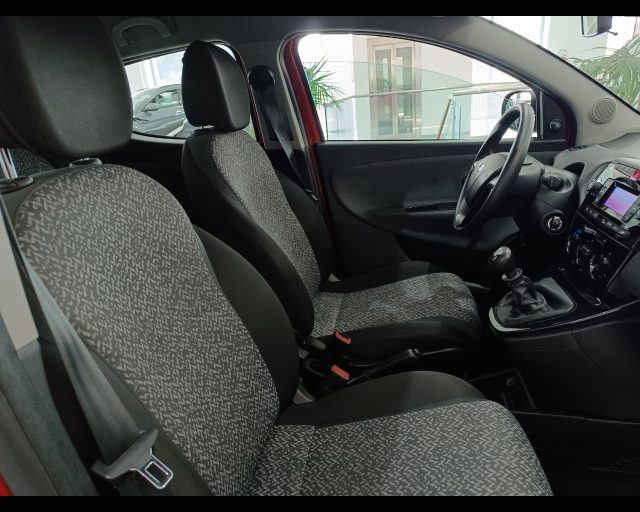 LANCIA Ypsilon usata, con Specchietti laterali elettrici