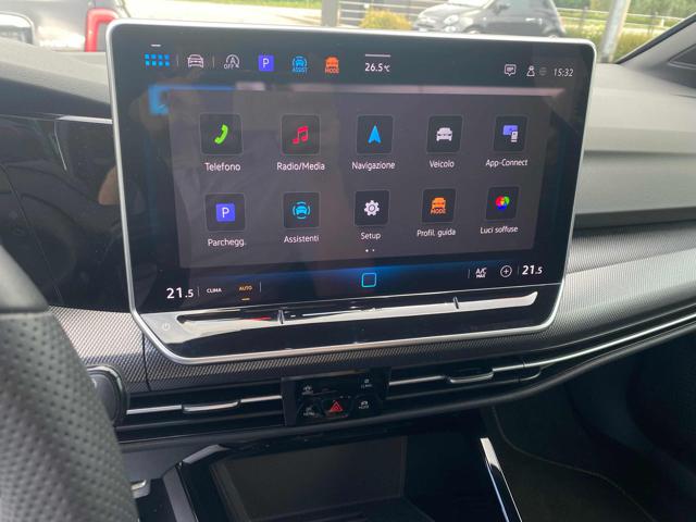 VOLKSWAGEN Golf usata, con Touch screen