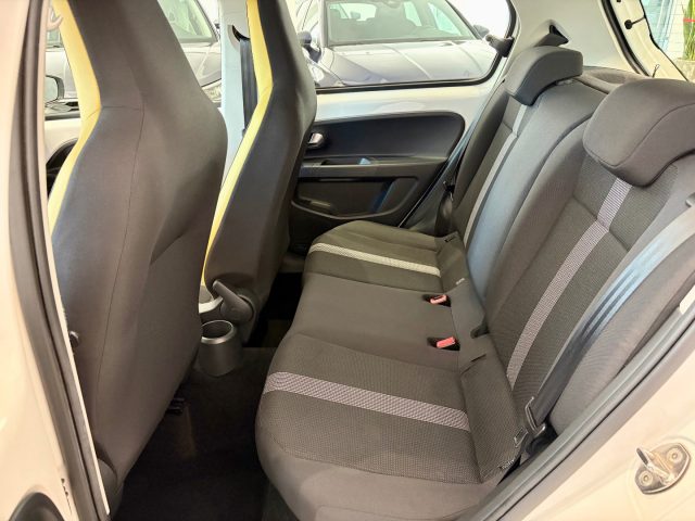 VOLKSWAGEN up! usata, con Controllo automatico clima