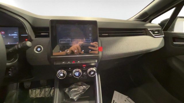 RENAULT Clio usata, con Sistema di navigazione