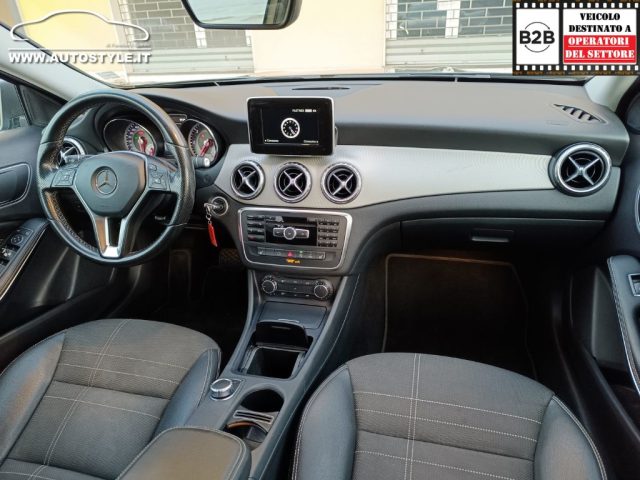 MERCEDES-BENZ GLA 220 usata, con Luce d