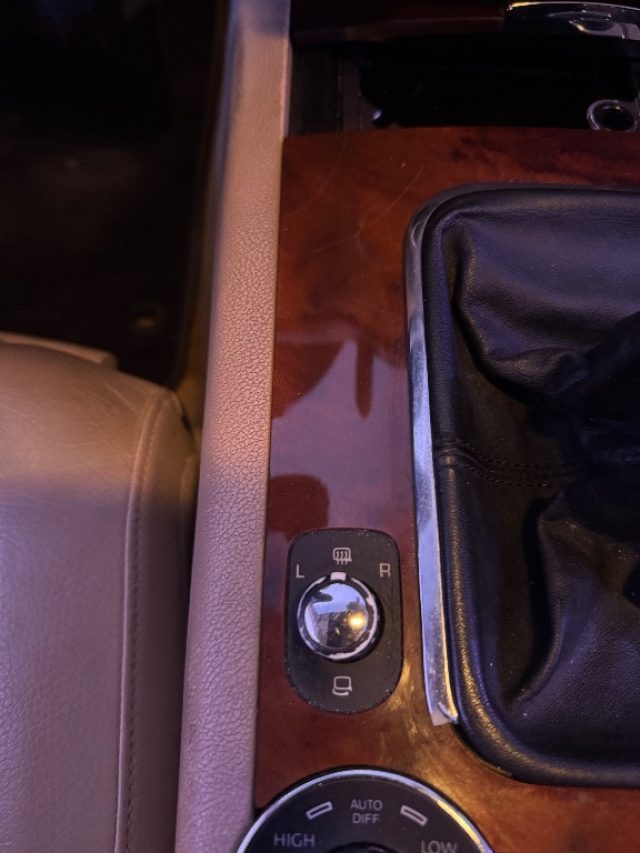 VOLKSWAGEN Touareg usata 5