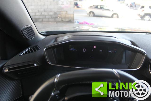 PEUGEOT 2008 usata, con Leve al volante