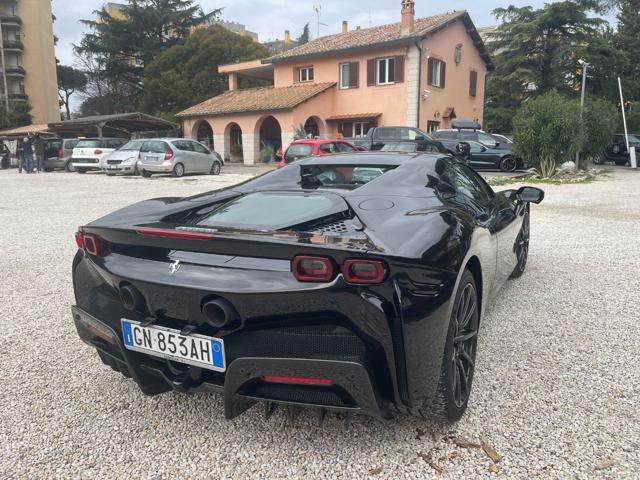 FERRARI SF90 usata, con ESP