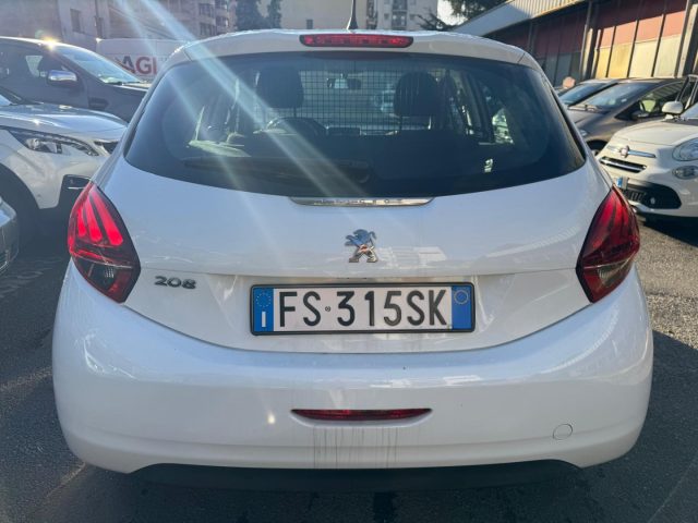 PEUGEOT 208 usata, con Autoradio