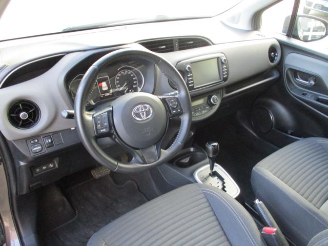 TOYOTA Yaris usata, con Touch screen