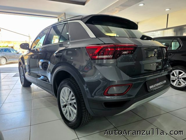 VOLKSWAGEN T-Roc usata, con Autoradio