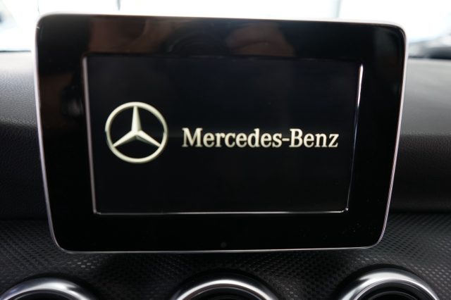 MERCEDES-BENZ A 160 usata, con USB