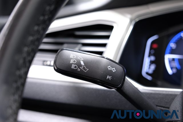 VOLKSWAGEN T-Roc usata, con Fari LED