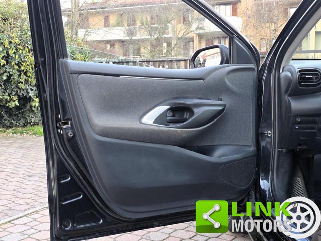 TOYOTA Yaris usata, con Touch screen
