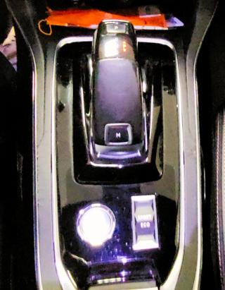 PEUGEOT 308 usata, con Touch screen