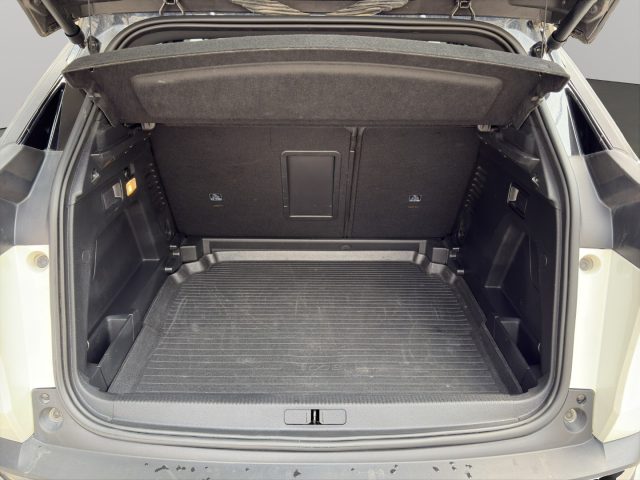 PEUGEOT 3008 usata, con Sensori di parcheggio posteriori