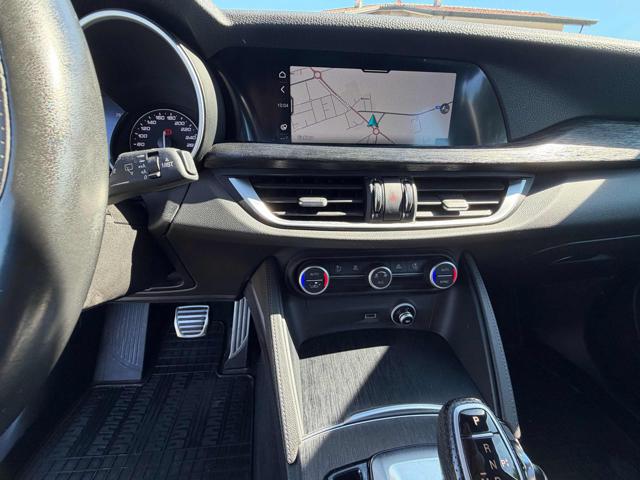 ALFA ROMEO Stelvio usata, con Autoradio digitale