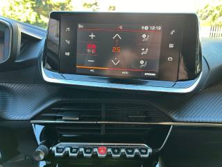 PEUGEOT 2008 usata, con Climatizzatore