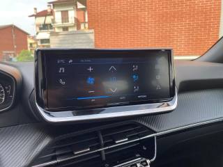 PEUGEOT 2008 usata, con Fari LED