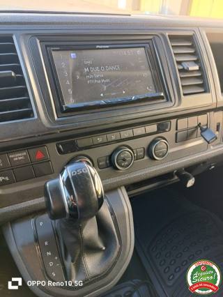 VOLKSWAGEN Caravelle usata, con Autoradio