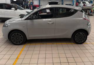 LANCIA Ypsilon usata, con Autoradio