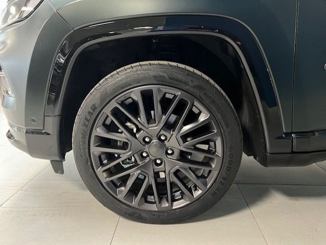 JEEP Compass usata, con Sedile posteriore sdoppiato