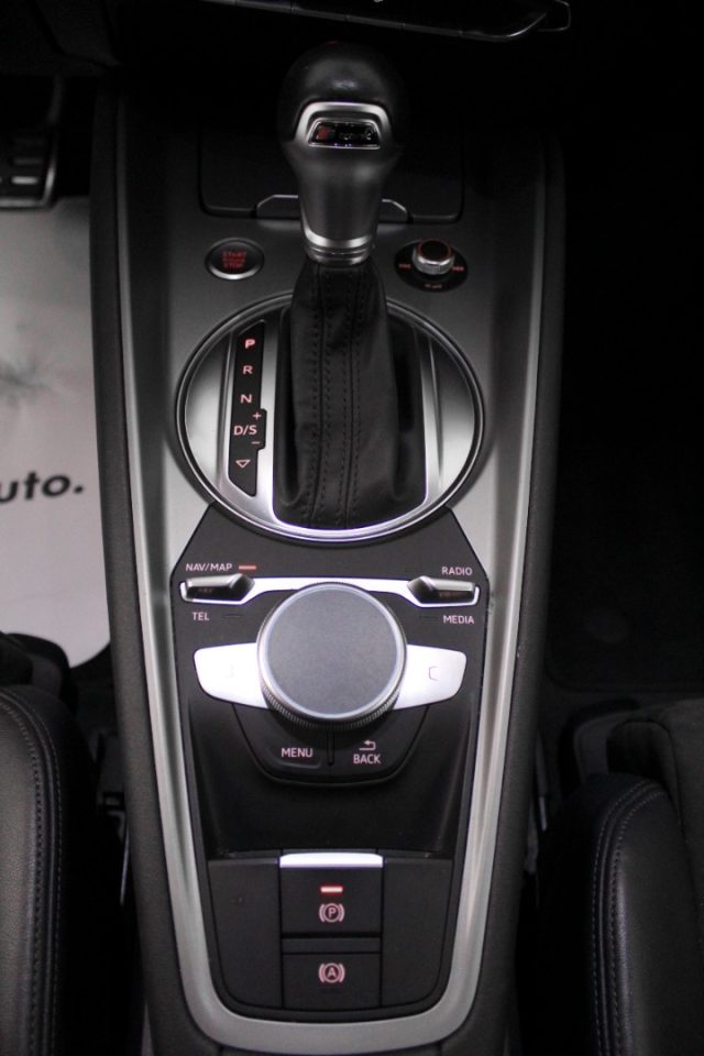 AUDI TT usata, con Autoradio
