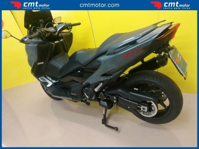 YAMAHA T-Max 560 usata 9