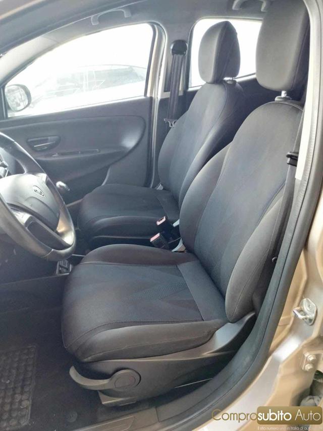 LANCIA Ypsilon usata, con Park Distance Control