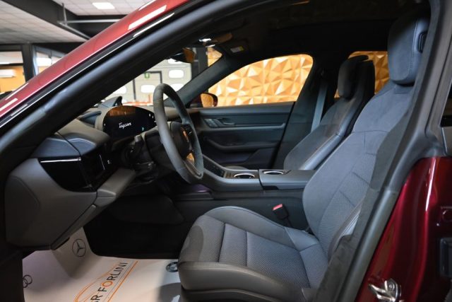 PORSCHE Taycan usata 19