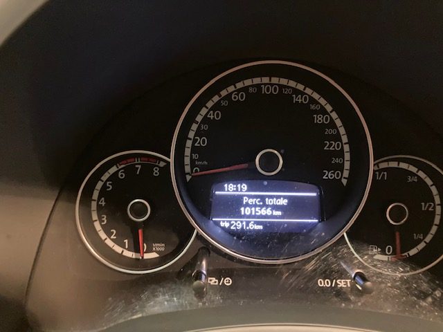 VOLKSWAGEN Maggiolino usata, con Cruise Control