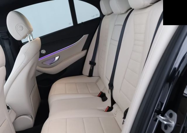 MERCEDES-BENZ E 220 usata, con Controllo trazione