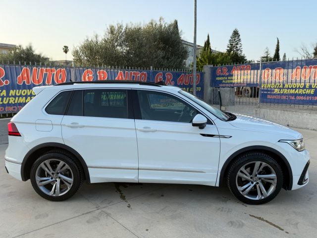 VOLKSWAGEN Tiguan usata, con Autoradio