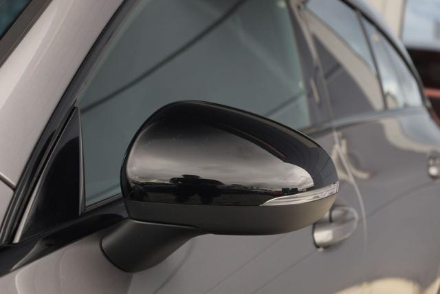 MERCEDES-BENZ CLA 200 usata, con Fari full-led