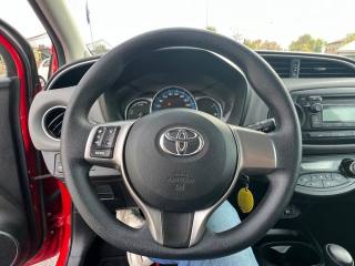 TOYOTA Yaris usata, con Bluetooth
