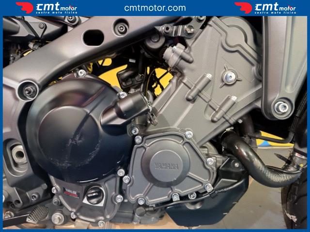 YAMAHA MT-09 usata 8