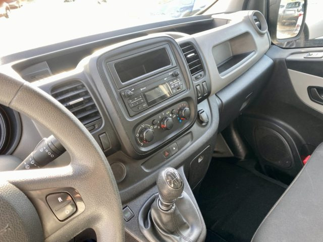 RENAULT Trafic usata, con Specchietti laterali elettrici