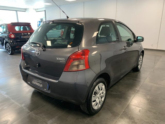 TOYOTA Yaris usata, con Autoradio