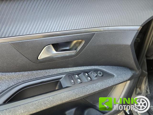 PEUGEOT 3008 usata, con Airbag testa