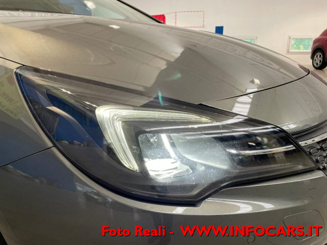 OPEL Astra usata, con Fari LED